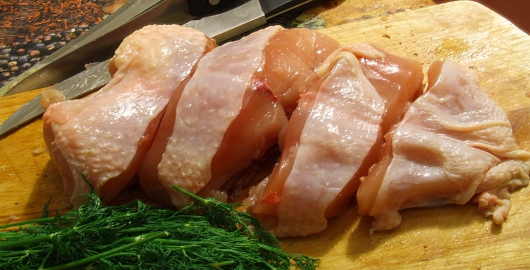 foto k článku Státní veterinární správa informovala o dalších 300 kg polského drůbežího masa se salmonelou, které se prodalo v síti řeznictví Miloš Křeřek KK v Praze
