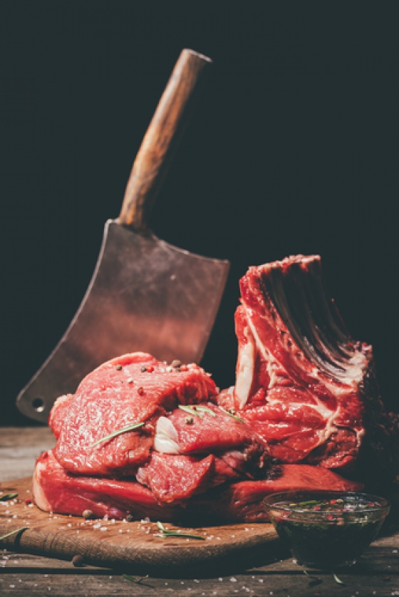 V Královéhradeckém kraji našli inspektoři neschválenou bourárnu masa v zázemí restaurace