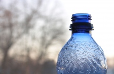 Slovensko zavádí zálohu na plastové lahve i plechovky