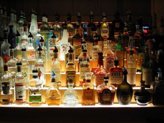 Polovina prodejců alkoholu kontrolovaných ČOI klamala zákazníky