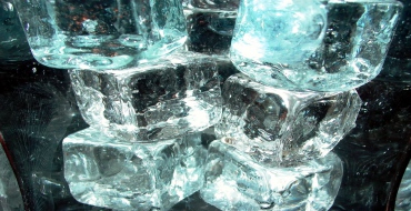 foto k článku Vysoký počet nevyhovujících zjištění při kontrolách zmrzlin a ledů do nápojů