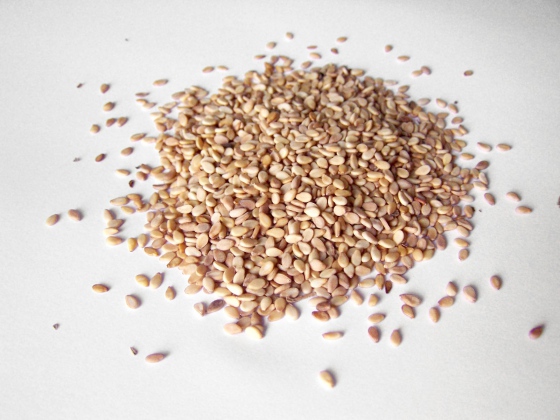 Několikanásobně překročený limit nebezpečné látky v sezamových semenech z Indie
